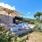 Villa Agapanto - Trulli Vista Mare con Ampio Giardino Privato