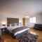 Langley Cottage with patio, spacious rooms - part of Langley Serviced Apartments several properties in Wick