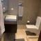 WATERFRONT HOUSE 3 BEDROOM