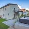 Tarari Luxury Apartment