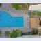 Siesta Key Escape Ground Floor Steps to Heated Pool and Free Trolley Siesta Key Escape Ground Floor Steps to Heated Pool and Free Trolley