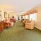 Magnuson Grand Pioneer Inn and Suites - إسكانابا