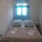 Robinson Medvidina Small room