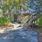 Airy Treehouse with Bikes Walk to Harbour Town! - Hilton Head Island
