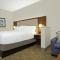 Holiday Inn Express & Suites Columbus North by IHG - Columbus