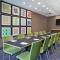 Holiday Inn Express & Suites Columbus North by IHG - Columbus