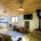Fern Lodge - 2 Bedroom Log Cabin - Saint Florence - Tenby