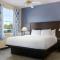 Days Inn & Suites by Wyndham DFW Airport South-Euless - 尤利斯