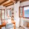 Design Apartment with Lake View! - 卡拉泰乌廖
