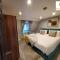 1 & 3 Bedroom Apt by Sensational Stay Serviced Accommodation - Adelphi Suites