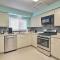 6 Mi to Dtwn Pittsburgh Townhome with Porch