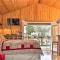 The Boat House - Charming Creekside Getaway! - Hot Springs