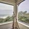Serenity By The Sea - Chic Oceanfront Home with Deck - بروكينز