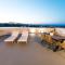 Amer Villa Santorini with outdoor hot tub