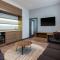 Wingate by Wyndham Long Island City