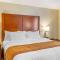 Comfort Inn DeKalb - Adjacent the University - DeKalb