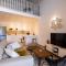Stunning New apartment with view of Orient Bay