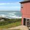 Abalone Alcove! Hot Tub! Pool Table! AMAZING VIEWS! Fast WiFi!! Dog Friendly!