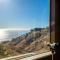 Above and Beyond! Hot tub! Endless Views! Rooftop Patio! Fast WiFi!! Dog Friendly!