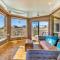 Above and Beyond! Hot tub! Endless Views! Rooftop Patio! Fast WiFi!! Dog Friendly!