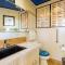 Above and Beyond! Hot tub! Endless Views! Rooftop Patio! Fast WiFi!! Dog Friendly!