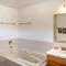Absolute Zen! Redwoods! BBQ Grill! Fast WiFi!! Ping Pong!! Dog Friendly! - Герневилл