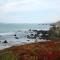 Knot-a-Care! Hot Tub!! Walk to Beach!! BBQ! Fast WiFi!!
