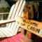 Little Red House Plus! Redwoods! Hot Tub!! BBQ Grill! Fast WiFi! Near Golf Course!! Dog Friendly!