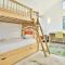 Northern Lights! Hot Tub!! Game Room!! Expansive and Spacious!!