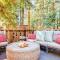 Redwood Retreat! Redwoods! Walk to River!! Hot Tub!! BBQ! Central Air!! - Guerneville