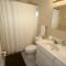Northern Lights! Hot Tub!! Game Room!! Expansive and Spacious!!