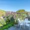 Sea Breeze! Walk to Beach!! In the Village! BBQ! Fast WiFi!! Dog Friendly!