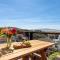 The Lookout! Stunning Views!! Walk to Beach! BBQ! Fast WiFi!! Dog Friendly!