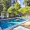 The River Oasis! Private Pool!! Hot Tub!! Sauna!! Fire Table!! BBQ! Fast WiFi!! Close to town! - Guerneville