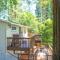 Summit Sanctuary! Redwoods! Fire Table!! BBQ Grill! Fast WiFi!! Dog Friendly!