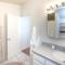 Summit Sanctuary! Redwoods! Fire Table!! BBQ Grill! Fast WiFi!! Dog Friendly!