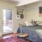 Summit Sanctuary! Redwoods! Fire Table!! BBQ Grill! Fast WiFi!! Dog Friendly! - 盖尔南维尔