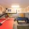 Vino Velo Retreat! Redwoods! Hot Tub!! Fire Table!! BBQ!! Game Room!! Fast WiFi!! Dog Friendly!!