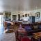 Highlands Farm House