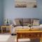 Hill View 2 bedroom free parking