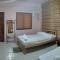 DJCI Apartelle Walk to Robinson & NE Pacific Mall 3 Min to SM Cabanatuan