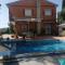 VIlla Huetor con piscina privada