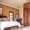 Haus Schwerinsburg Guest House