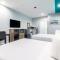 Americas Best Value Inn & Suites Kingwood IAH Airport