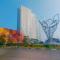 Cozy Stay 1BR at Grand Kamala Lagoon Apartment By Travelio