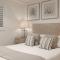 Hastings Park: Elegant Noosa Gem by the Beach