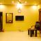 Hotel Day In Lahore