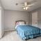 Quiet West Houston Home with Patio, Walk to Shops! - 休斯顿