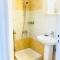 Room in Studio - Amazing 1 bed room apartment Banos and Swimming Pool - رودا