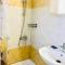 Room in Studio - Amazing 1 bed room apartment Banos and Swimming Pool - رودا